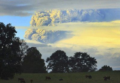 智利南部的普耶韦火山爆发
